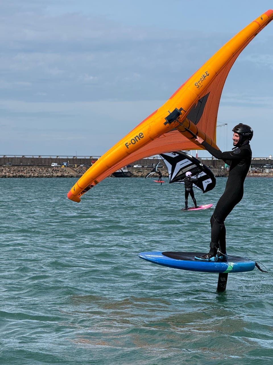 Práctica de foil con otros navegantes